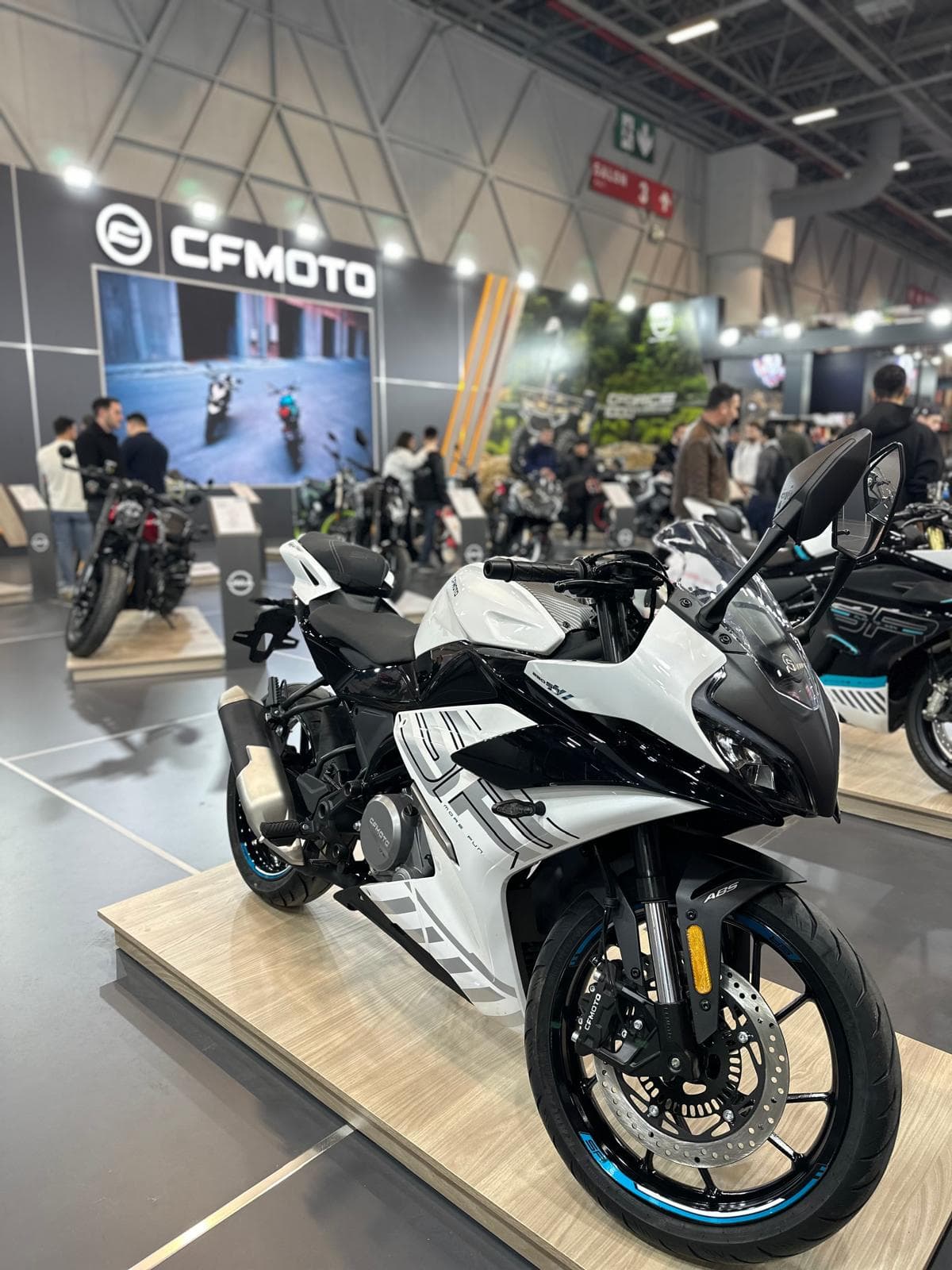 CF 250SR (CF250-6CH) (BEYAZ/SIYAH) (E5+)